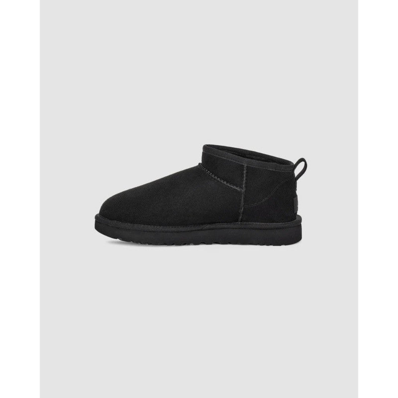 UGG Women's Classic Ultra Mini Size 7 - Black